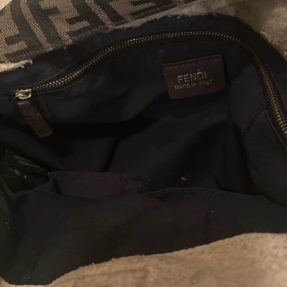 Fendi ZUCCA LARGE Hobo in Tobacco Tan and Black Logo Tote. - Picture 9 of 12